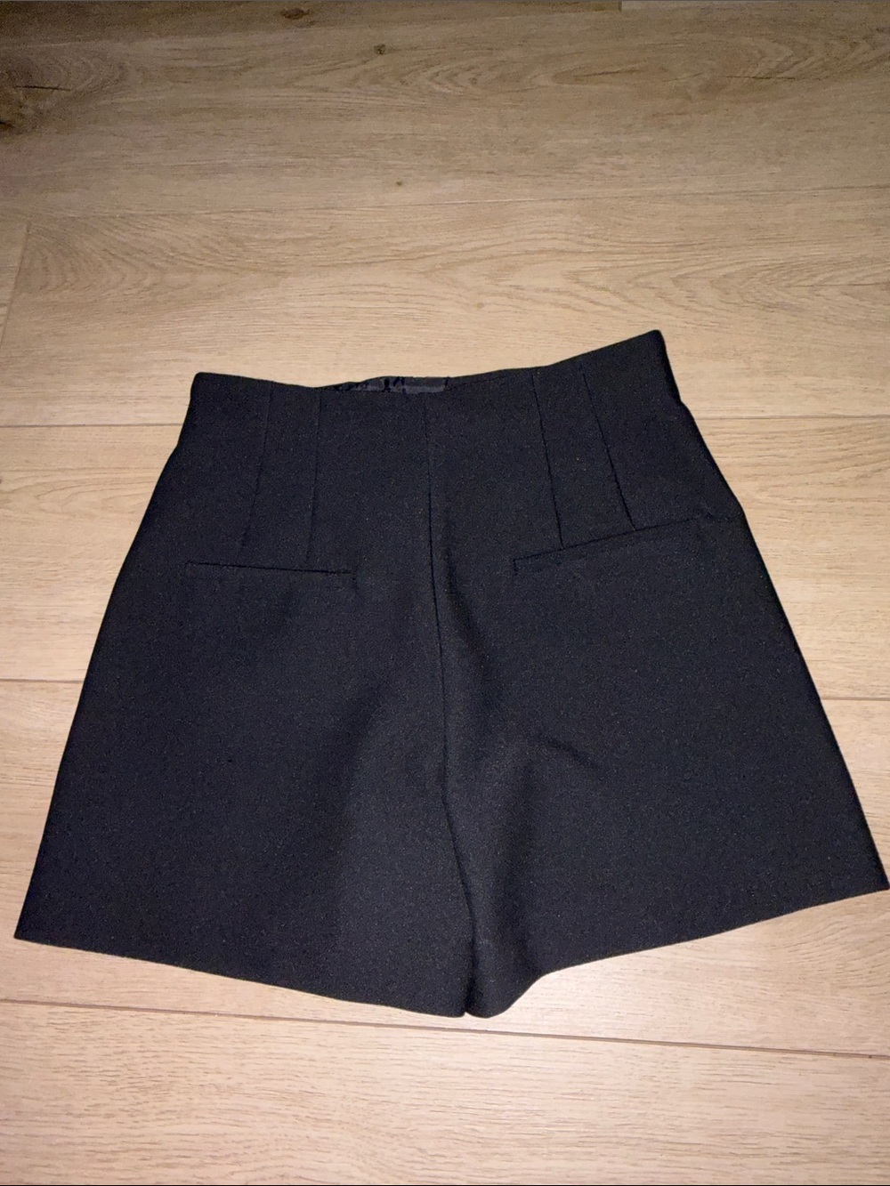 Zara Black High-Waist Pleated Shorts - Picture 4 of 4